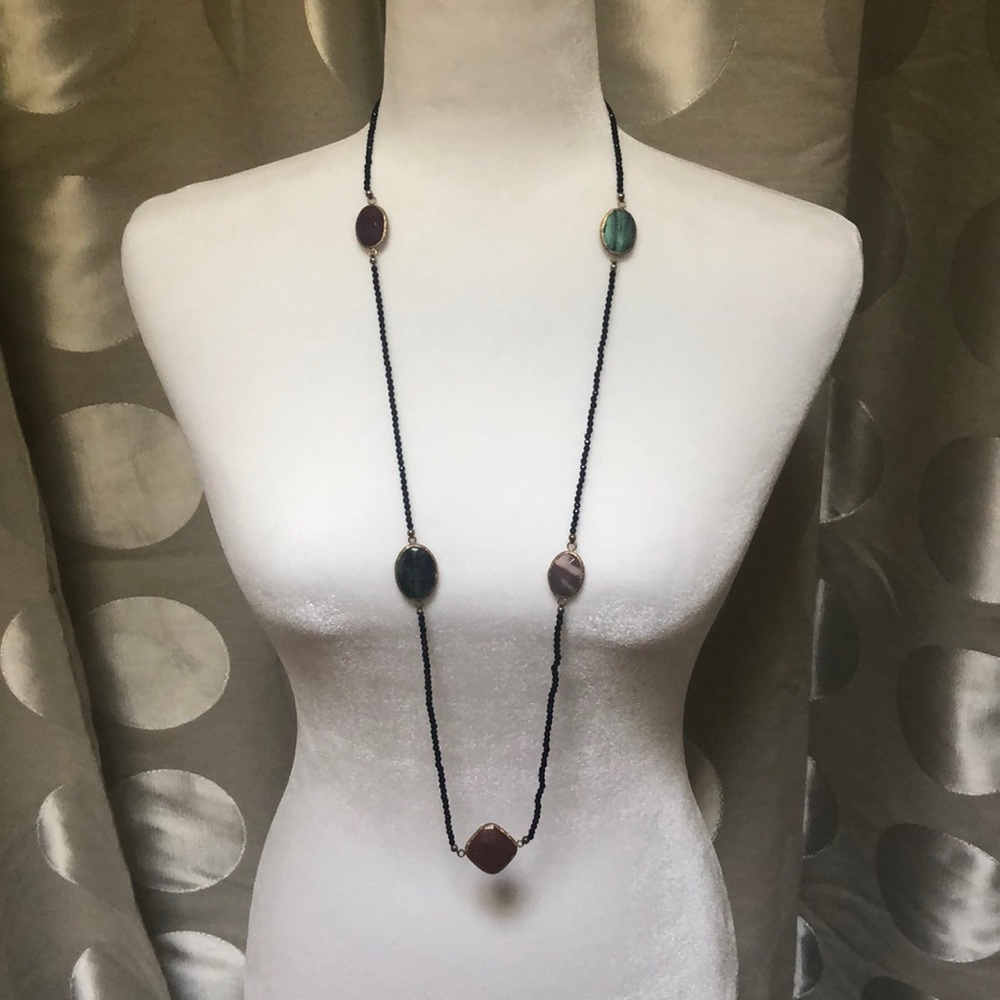 Long beaded necklace with stone details